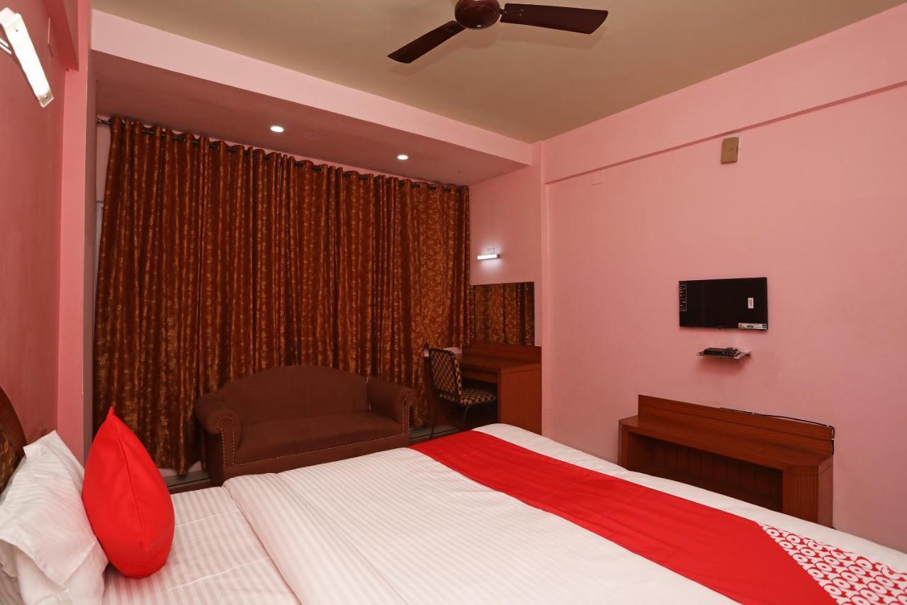 Hotel Keshari Bhuvanesvar Kültér fotó