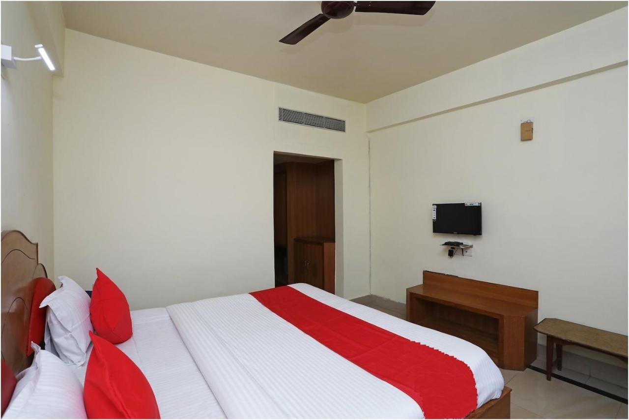 Hotel Keshari Bhuvanesvar Kültér fotó